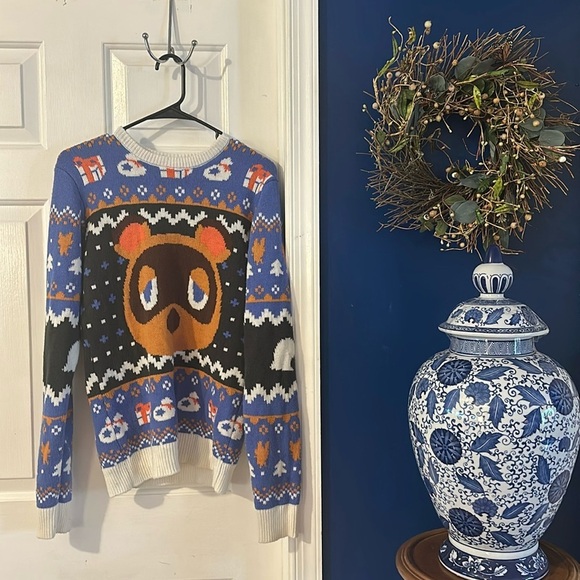 Men’s Geeknet Animal Crossing Holiday Unisex Sweater By Tom Nook Size Small - Picture 2 of 9